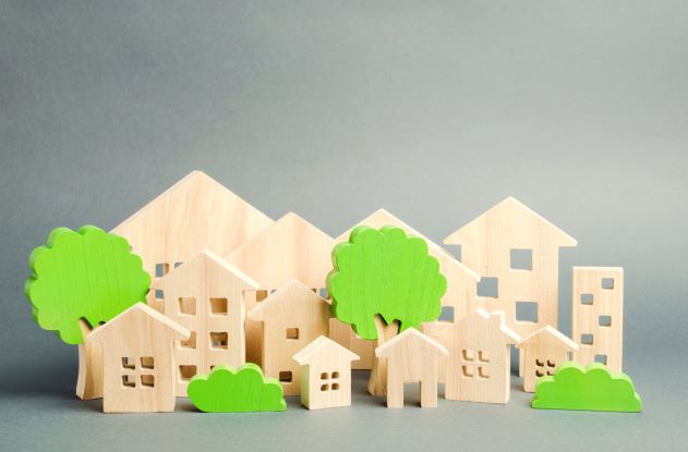 Wooden houses in trees (model)